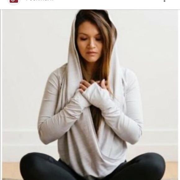 ZYIA active gray top size medium active wear - Picture 2 of 11